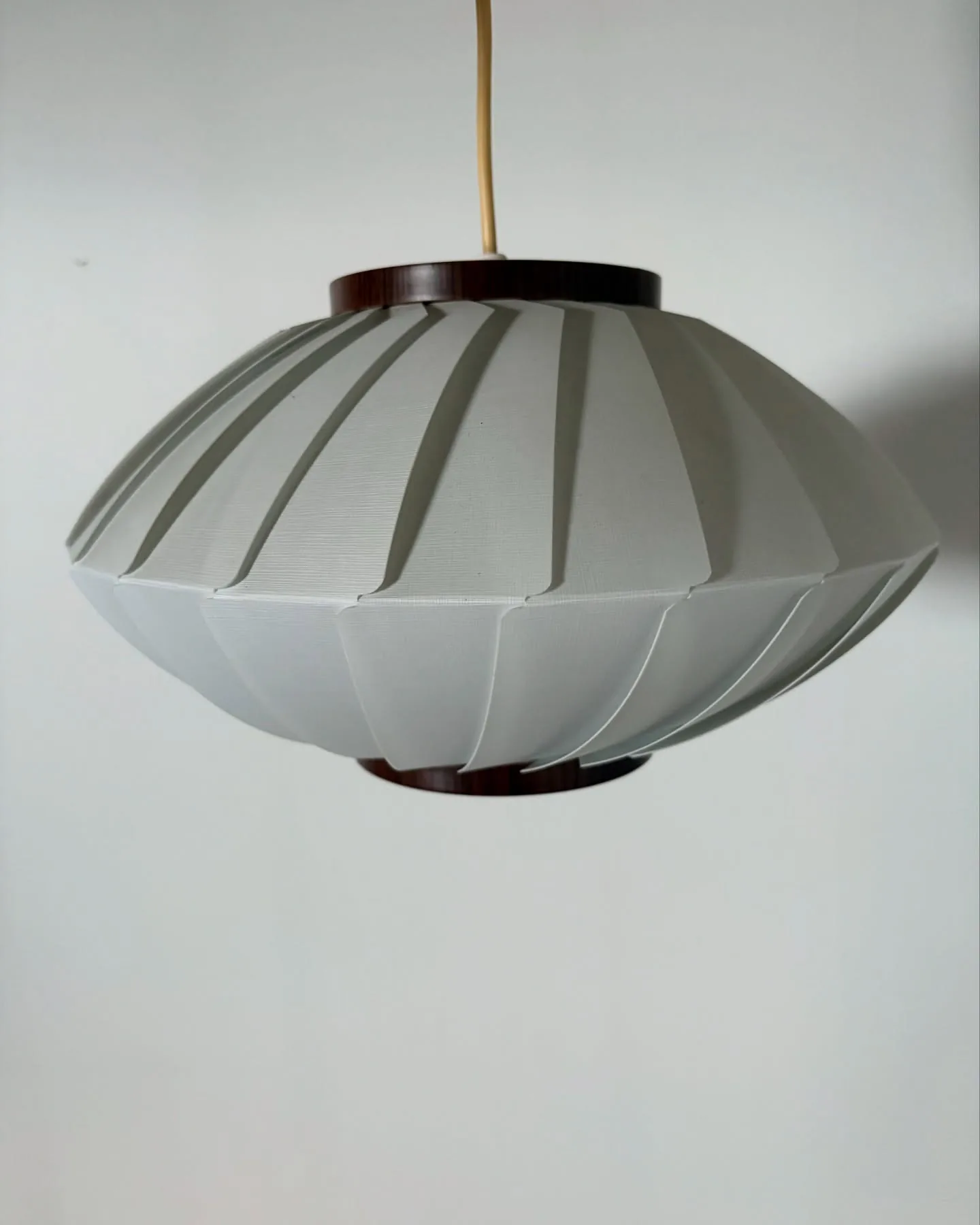 Loftspendel 

Lars Schøiler pendel “anemone”

Ø 34 H 17 cm

kr. 1.400,-

#larsschiøler #l…