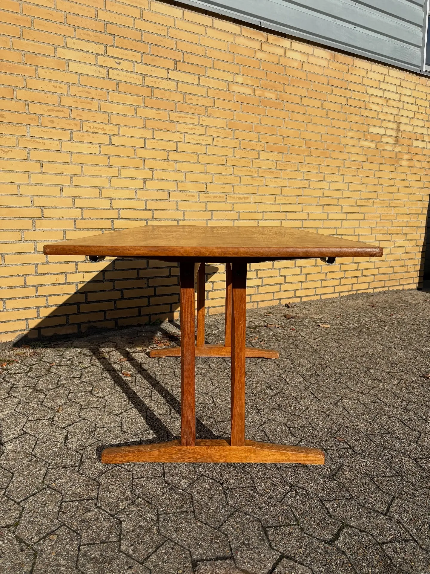 Shaker bord eg.

Børge Mogensen for FDB møbler 1966. Få brugsspor.

L 160 B 82 H 74 cm

k…